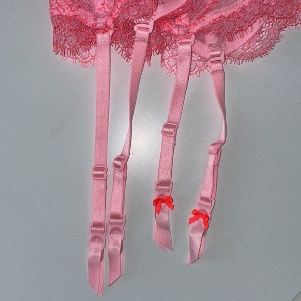 Victoria’s Secret Very Sexy pink lace bustier with garter clips. Size 34D. EUC - Picture 11 of 11